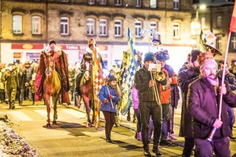 5c33178d0cd55osize933x0q70hbb0977-190122-0_pl